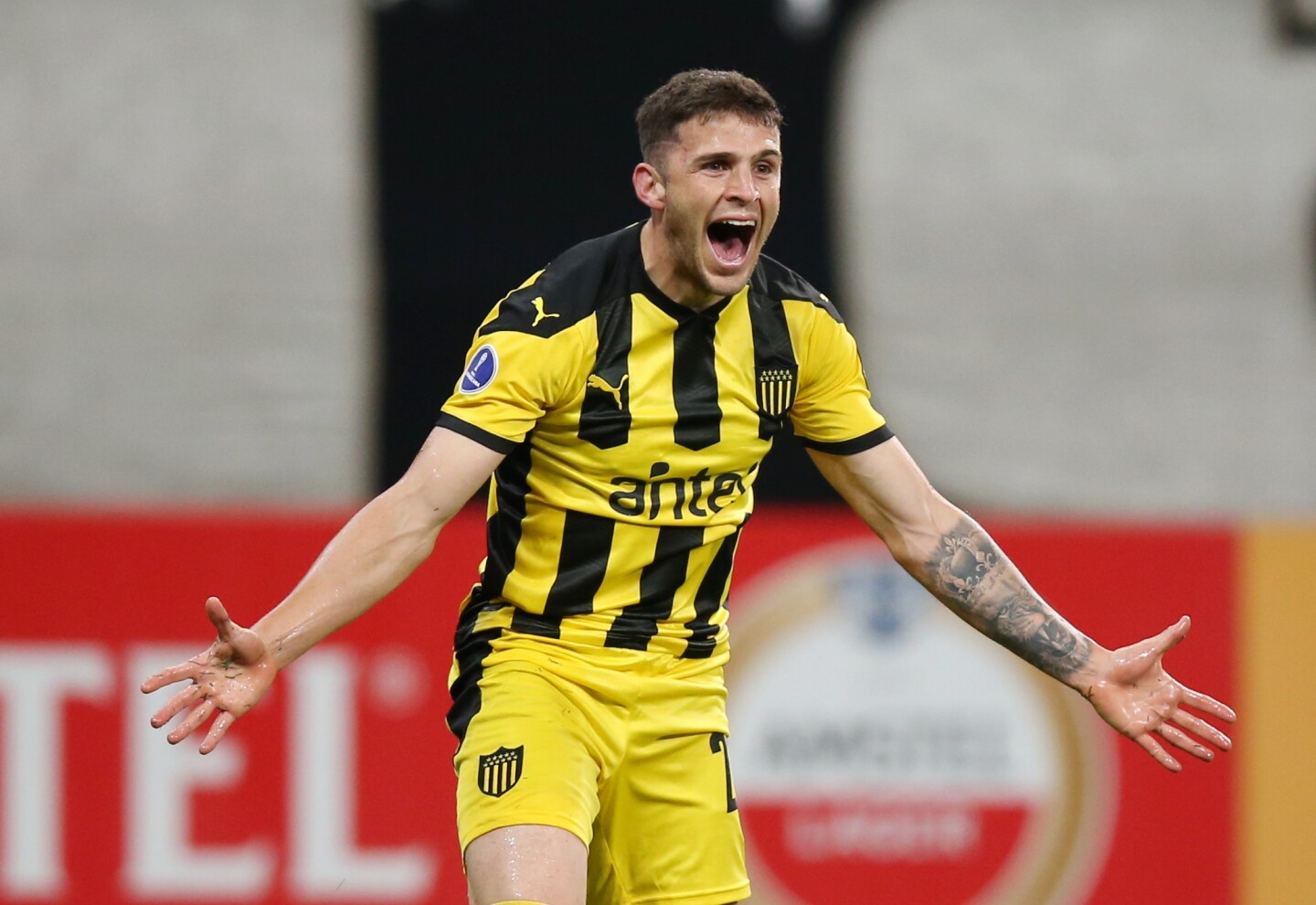 Este jugador es Giovanni Gonzales